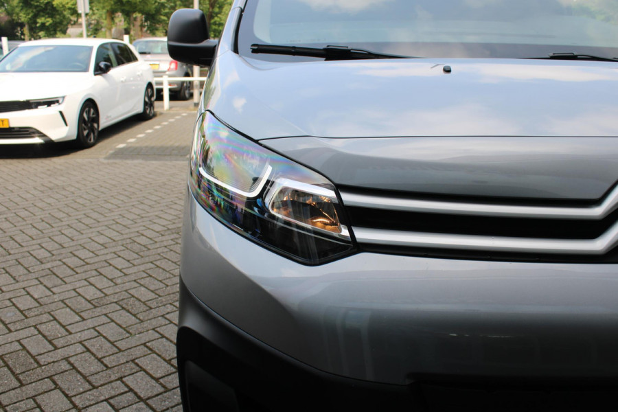 Citroën ë-Jumpy L2 136PK AUTOMAAT 75 kWh | NAVIGATIE 10" TOUCHSCREEN | ACHTERUITRIJ CAMERA | APPLE CARPLAY/ANDROID AUTO | PARKEERSENSOREN | CRUISE CONTROL | DAB+ RADIO | NIEUWE BUS! | 3-ZITS |