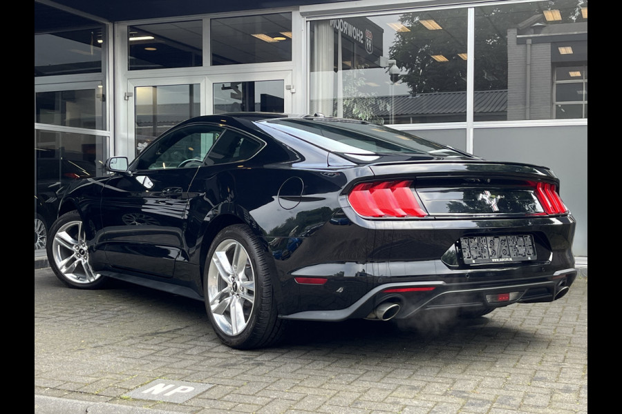 Ford Mustang Fastback 2.3 EcoBoost PREMIUM PACKAGE / CLIMA / CRUISE / NAVI