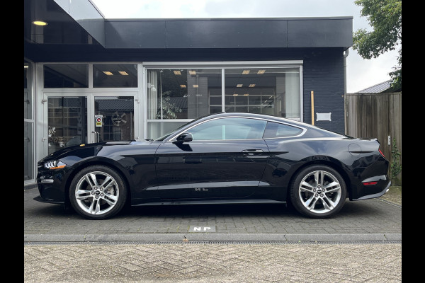 Ford Mustang Fastback 2.3 EcoBoost PREMIUM PACKAGE / CLIMA / CRUISE / NAVI