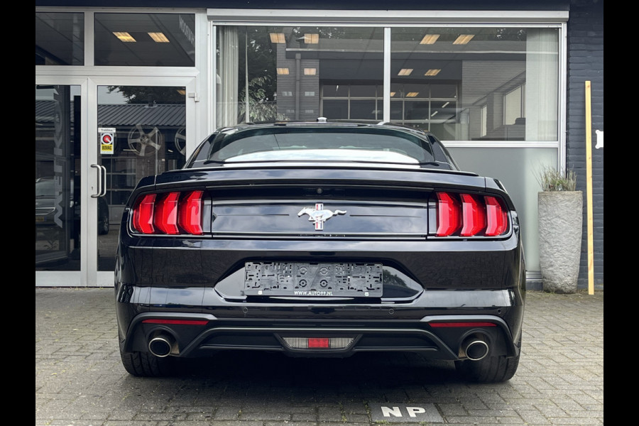 Ford Mustang Fastback 2.3 EcoBoost PREMIUM PACKAGE / CLIMA / CRUISE / NAVI