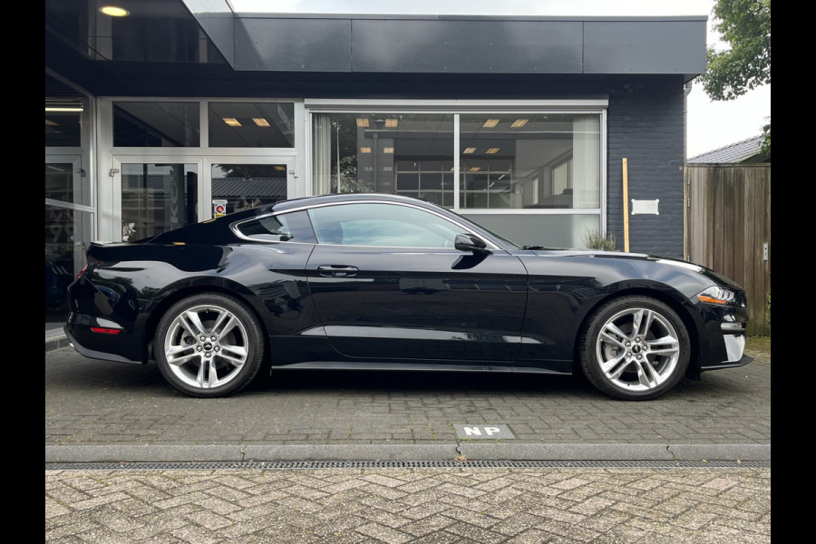 Ford Mustang Fastback 2.3 EcoBoost PREMIUM PACKAGE / CLIMA / CRUISE / NAVI