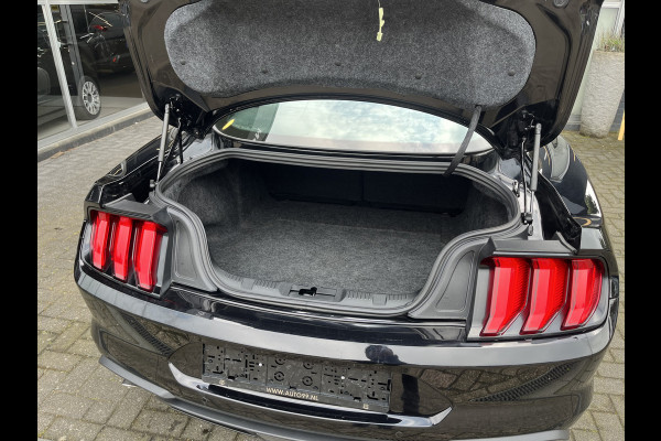 Ford Mustang Fastback 2.3 EcoBoost PREMIUM PACKAGE / CLIMA / CRUISE / NAVI