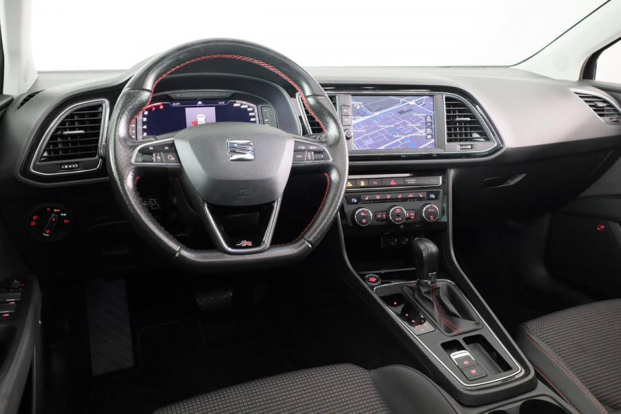 Seat León ST 2.0 TSI FR Business Intense 190pk DSG | Panoramadak | 18 inch lichtmetalen velgen | Navigatie | Trekhaak