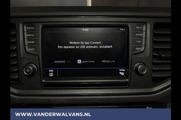 Volkswagen Crafter 2.0 TDI 140pk L3H3 L2H2 Euro6 Airco | 3000kg Trekvermogen | Camera | Apple Carplay | Cruisecontrol Android Auto, Chauffeursstoel, Parkeersensoren, Bijrijdersbank,