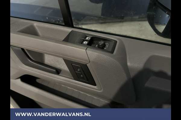 Volkswagen Crafter 2.0 TDI 140pk L3H3 L2H2 Euro6 Airco | 3000kg Trekvermogen | Camera | Apple Carplay | Cruisecontrol Android Auto, Chauffeursstoel, Parkeersensoren, Bijrijdersbank,