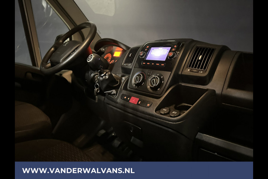 Peugeot Boxer 2.2BlueHDi 165pk L2H2 Glasresteel Euro6 Airco | Imperiaal | Camera | Navigatie Cruisecontrol, Parkeersensoren, Bijrijdersbank