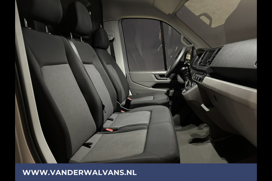 Volkswagen Crafter 2.0TDI 140pk L3H3 L2H2 Euro6 Airco | 3000kg Trekvermogen | Apple Carplay | Android Auto Parkeersensoren, Bijrijdersbank, 1511kg laadvermogen