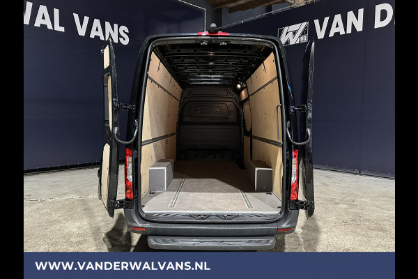 Mercedes-Benz Sprinter 317 CDI 170pk L3H2 Euro6 Airco | Stoelverwarming | Cruisecontrol | Camera Chauffeursstoel, 270graden achterdeuren, Apple carplay + Android auto, MBUX