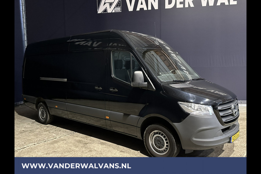 Mercedes-Benz Sprinter 317 CDI 170pk L3H2 Euro6 Airco | Stoelverwarming | Cruisecontrol | Camera Chauffeursstoel, 270graden achterdeuren, Apple carplay + Android auto, MBUX