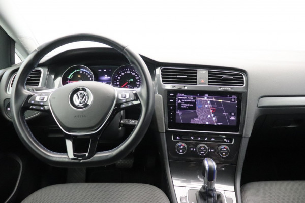 Volkswagen e-Golf Electric Sportsline (14.000,- NA SUBSIDIE) - CarPlay, PDC, LED