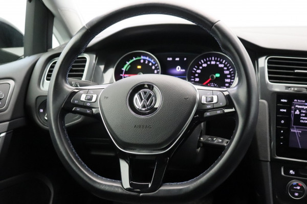 Volkswagen e-Golf Electric Sportsline (14.000,- NA SUBSIDIE) - CarPlay, PDC, LED