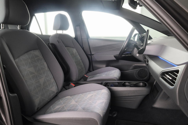 Volkswagen ID.3 Pure ELEKTROMOTOR 110 kW / 150 pk Hatchback 150 pk | Navigatie | Parkeersensoren | Adaptieve cruise control | Stoelverwarming |