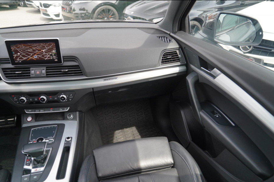 Audi SQ5 3.0 TFSI SQ5 Quattro | Panorama | Elektrische trekhaak | Luchtvering | Adaptieve Cruise | Motorsound | Head up display