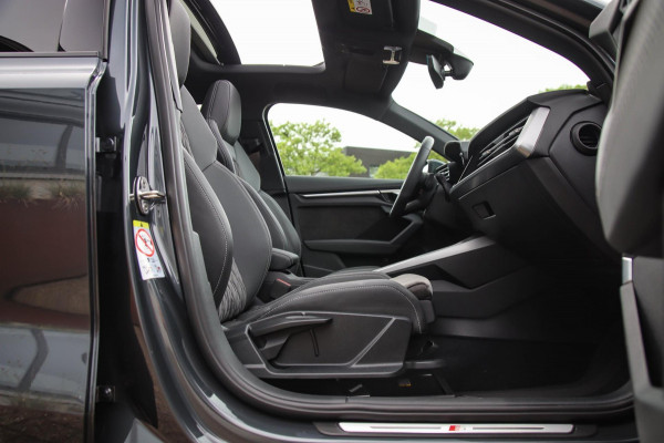 Audi A3 Limousine 35 1.5 TFSI S Edition One S-line 150pk S-Tronic|Lederen kuipstoelen|Virtual Cockpit|Panoramadak|LED Matrix|Black