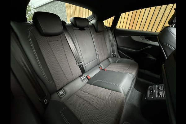 Audi A5 Sportback 35 TFSI Sport S-line Automaat | Pano | DAB | LED | Parkeersensoren voor en achter | Getint glas | 150pk 2.0 TFSI!
