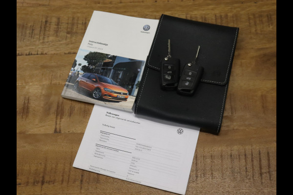 Volkswagen Polo 1.0 TSI Comfortline Business [APPLE CARPLAY, PDC VOOR + ACHTER, CLIMATE CONTROL, ADAPTIVE CRUISE, NAVIGATIE, NIEUWSTAAT]