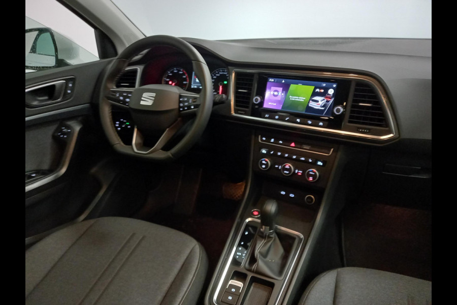 Seat Ateca 1.5 TSI DSG Style Nieuw model ! | Navigatie | Apple Carplay/Android Auto | Cruise Control | Parkeersensoren voor en achter | LED Matrix | DAB | Privacy Glass | Lichtmetalen Velgen |
