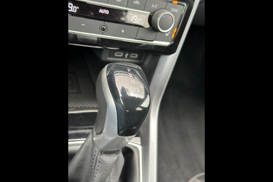 Volkswagen T-Cross 1.0 TSI DSG LED Camera Carplay ACC 12 mnd garantie
