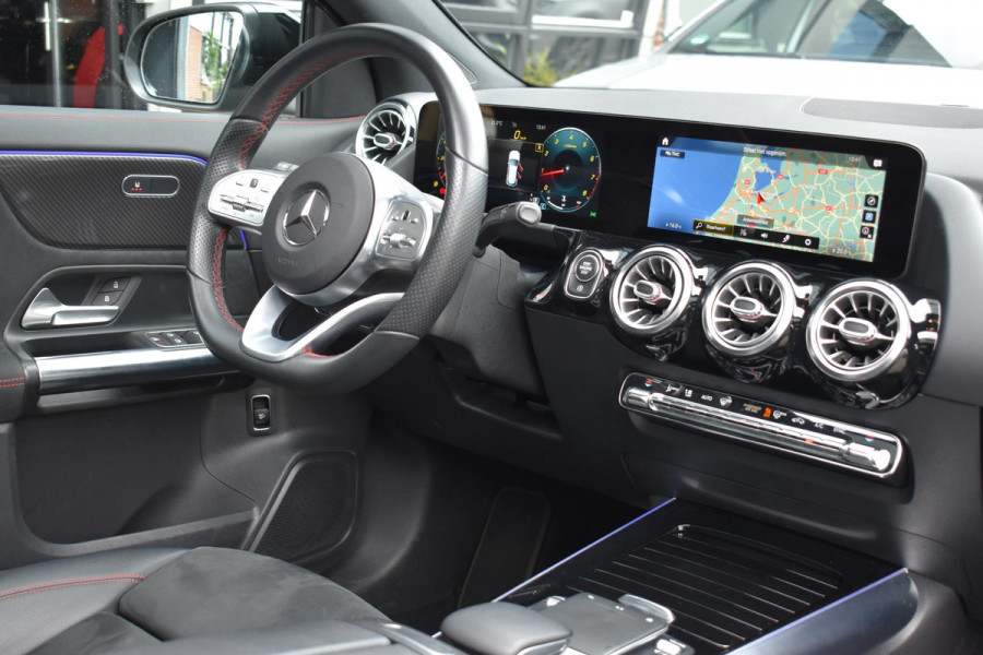 Mercedes-Benz GLA 200 Business Solution AMG Pano Camera Navi