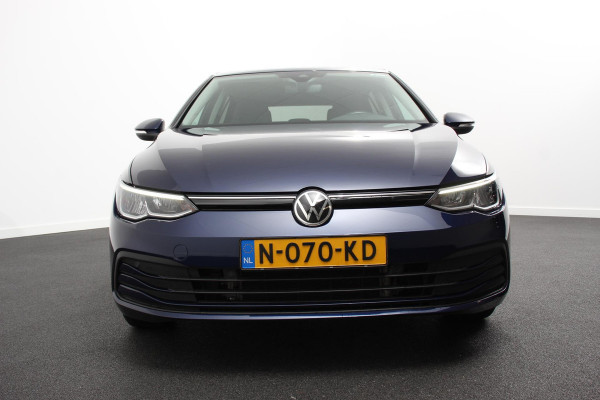 Volkswagen Golf 1.5 TSI 130pk Life | Navigatie | Climate Control | Adaptive Cruise Control | Led | Lichtmetalen velgen | Parkeer Sensoren | Stoelverwarming | Sfeerverlichting