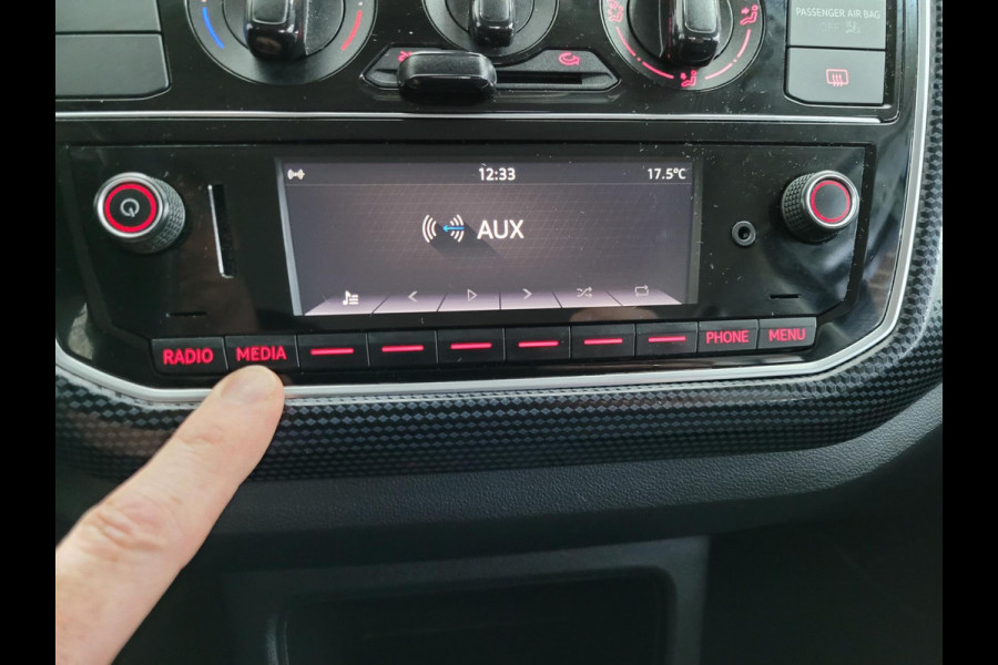 Volkswagen up! 1.0 BMT | Sportvelgen | Zwart | Airco | Bluetooth audio | 5 deurs | Leuke uitvoering