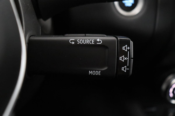 Renault Captur 1.6 E-Tech Plug-in Hybrid 160 Edition One | Trekhaak | 360 camera | Stuurwielverwarming | Carplay | Keyless | Navigatie | Full LED | Climate control | Cruise control