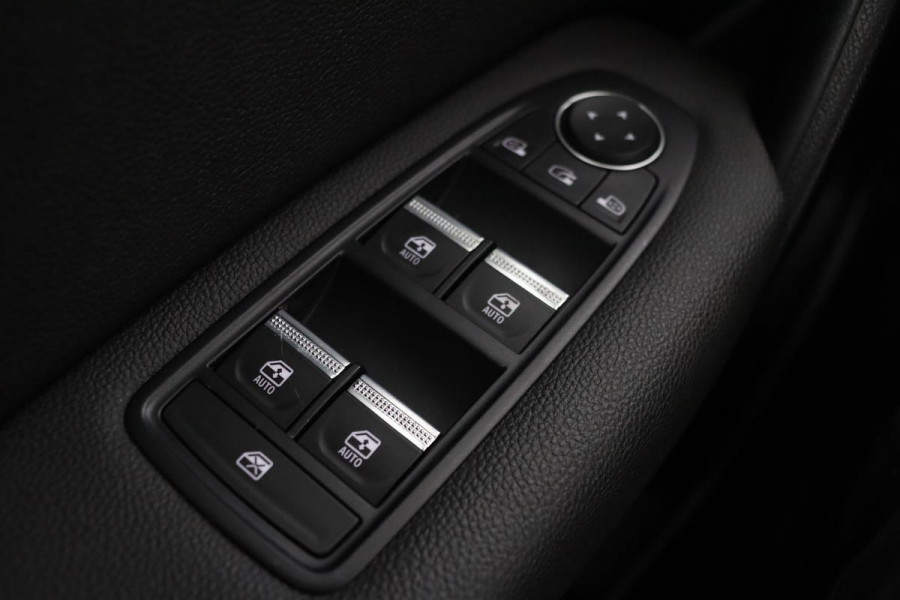 Renault Captur 1.6 E-Tech Plug-in Hybrid 160 Edition One | Trekhaak | 360 camera | Stuurwielverwarming | Carplay | Keyless | Navigatie | Full LED | Climate control | Cruise control