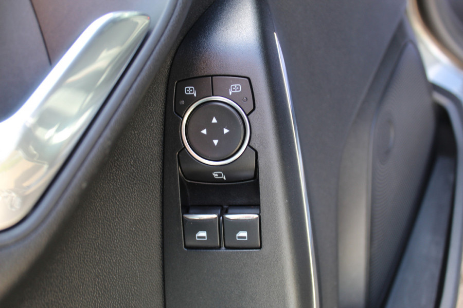 Ford Fiesta 1.0 EcoBoost ST-Line ,100pk , 5deurs Navigatie, Airco,Cruise control , Bluetooth Parkeersensoren achter, Spiegels elek. en inklapbaar