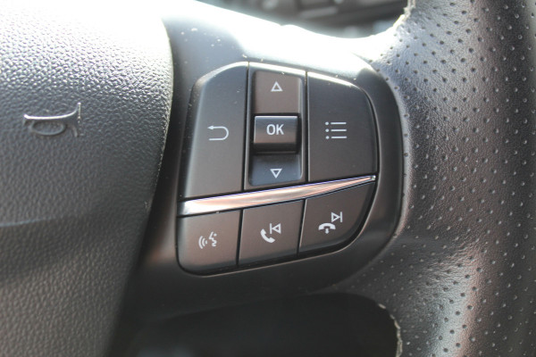 Ford Fiesta 1.0 EcoBoost ST-Line ,100pk , 5deurs Navigatie, Airco,Cruise control , Bluetooth Parkeersensoren achter, Spiegels elek. en inklapbaar