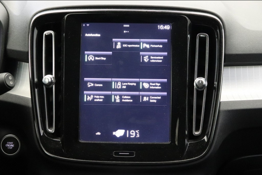 Volvo XC40 2.0 D3 Momentum - Navi, LED, Camera