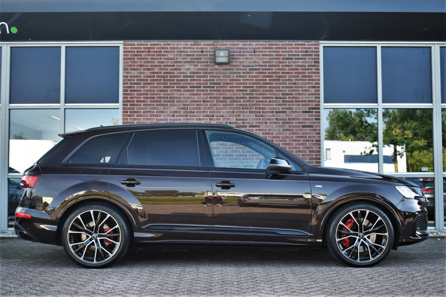 Audi Q7 60 TFSI e quattro Competition Pano Trekh S-zetels ACC Massage B&O 22inch Luchtv