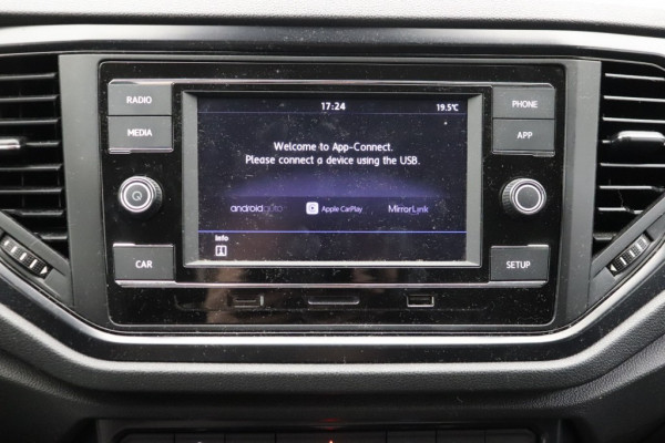 Volkswagen T-Roc 1.5 TSI Comfortline Automaat 150PK - Carplay, Navi, Cruise