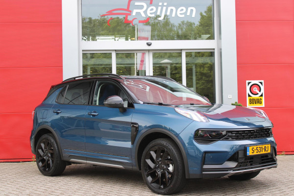 Lynk & Co 01 1.5 261PK PHEV ORGINELE NEDERLANDSE AUTO | BLACK PACK | PANORAMA SCHUIF / KANTELDAK | 360° CAMERA | INFINTY AUDIO | DODEHOEK DETECTIE | NAVIGATIE | DASHBOARD CAMERA | ELEKTRISCHE STOELVERSTELLING MET GEHEUGEN | DAB+ RADIO | DRAADLOZE APPLE CARPLAY/ANDROID AUTO | DRAADLOZE TELEFOONLADER | ELEKTRISCHE ACHTERKLEP |