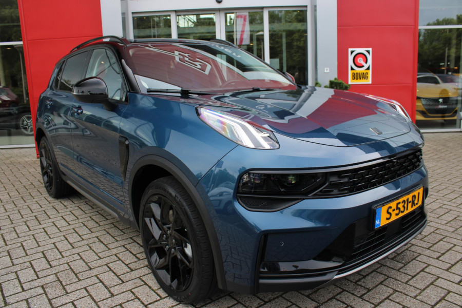 Lynk & Co 01 1.5 261PK PHEV ORGINELE NEDERLANDSE AUTO | BLACK PACK | PANORAMA SCHUIF / KANTELDAK | 360° CAMERA | INFINTY AUDIO | DODEHOEK DETECTIE | NAVIGATIE | DASHBOARD CAMERA | ELEKTRISCHE STOELVERSTELLING MET GEHEUGEN | DAB+ RADIO | DRAADLOZE APPLE CARPLAY/ANDROID AUTO | DRAADLOZE TELEFOONLADER | ELEKTRISCHE ACHTERKLEP |