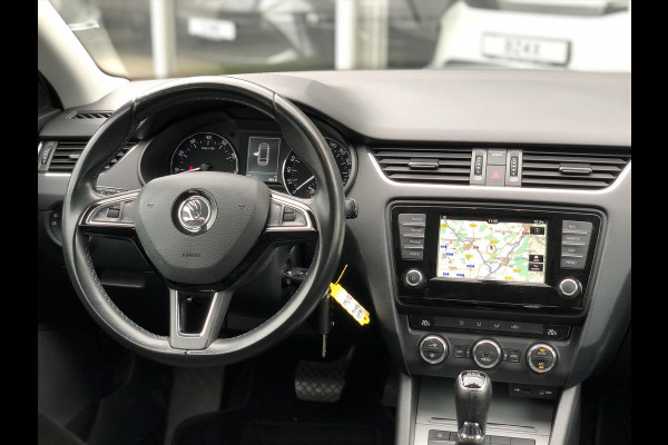 Škoda Octavia 1.2 TSI DSG Ambition Businessline | Navigatie, Cruise control, Parkeersensoren, Climate control, Privacy glass