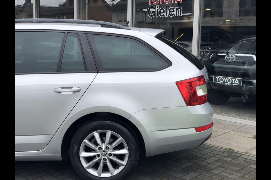 Škoda Octavia 1.2 TSI DSG Ambition Businessline | Navigatie, Cruise control, Parkeersensoren, Climate control, Privacy glass