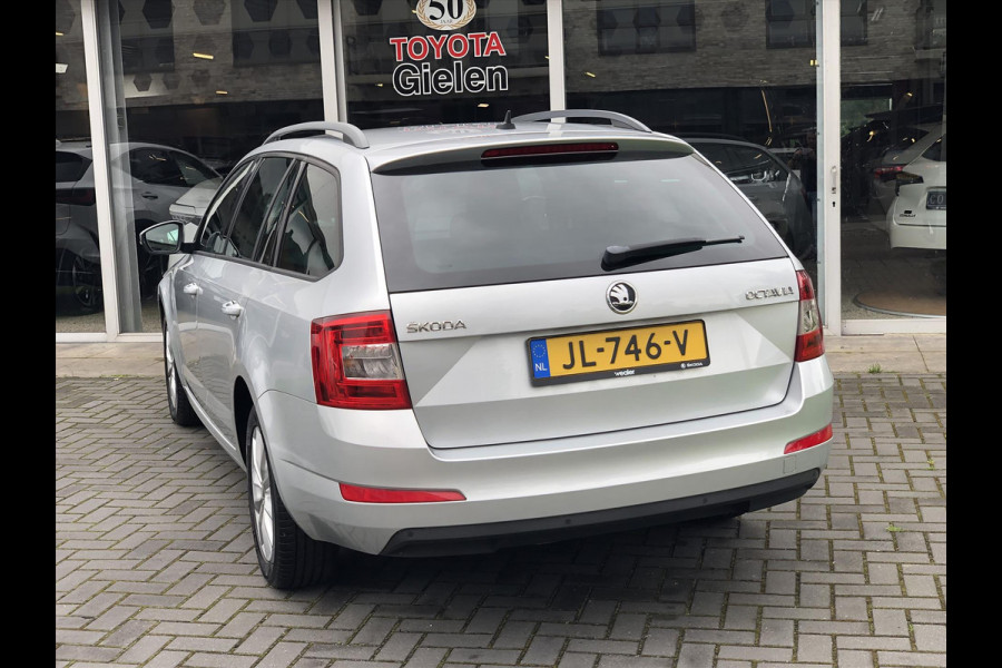 Škoda Octavia 1.2 TSI DSG Ambition Businessline | Navigatie, Cruise control, Parkeersensoren, Climate control, Privacy glass