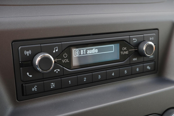 Ford Transit 310 2.0 TDCI L3H2 Trend Graag bellen voor bezichtiging |130 PK | Nieuw | Direct Leverbaar | Cruise Controle | Parkeersensoren | Bluetooth | 3-Zits