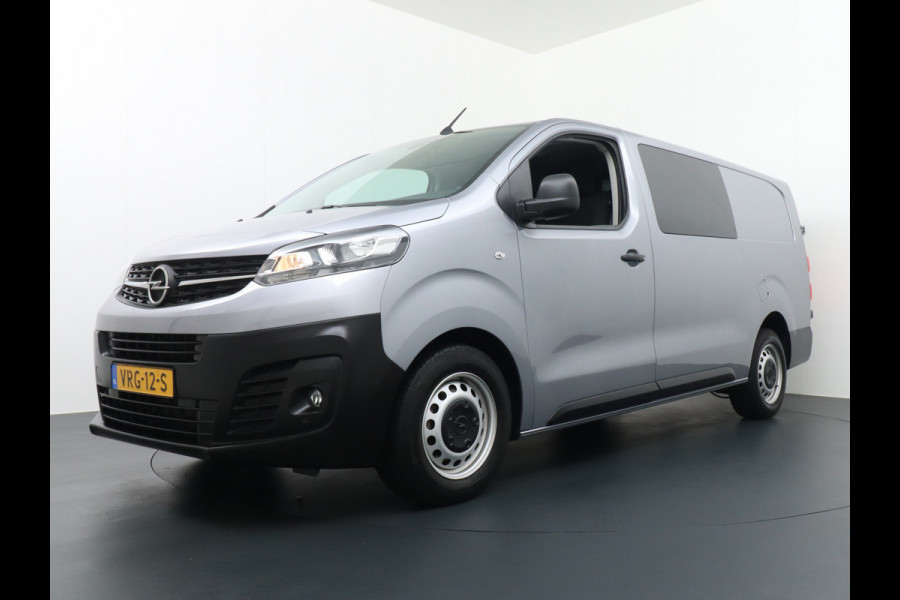 Opel Vivaro 2.0D 145pk 5pers D.C L3.H1 EURO6 Navi Apple-Android Carplay Connected Trekhaak Camera Multi-Media SchuifDeur Betonplex-Vloer PDC Priv.Glass Mistlampen Licht+RegenSensor CruiseControl Uniek lengte 3 !!!! EURO 6  54.000 euro nieuw (inc btw/bpm) Org.NLSe auto 340Nm/2000rpm 2.500kg Trekvermogen!