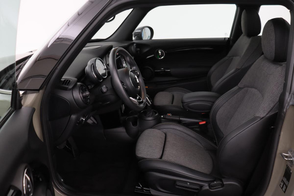 MINI Cooper 1.5 Chili | Automaat | 50.000km NAP | Panoramadak | Carplay | Keyless | Half leder | PDC | Navigatie | Full LED