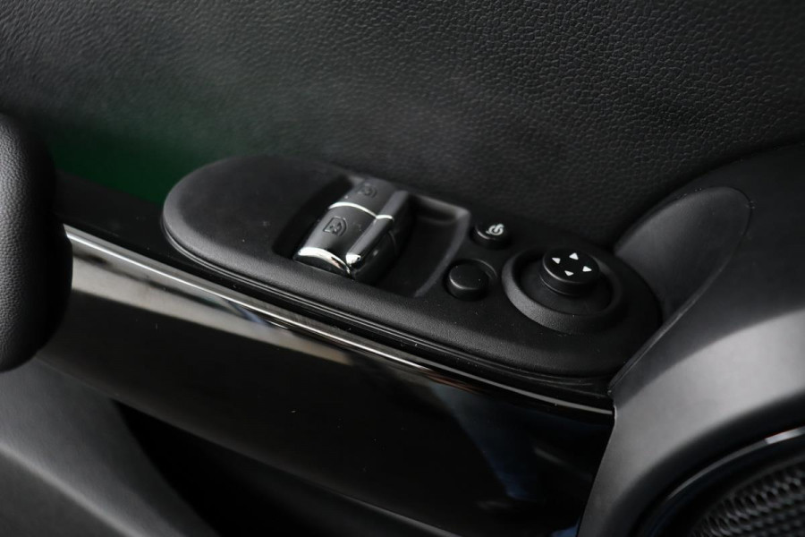 MINI Cooper 1.5 Chili | Automaat | 50.000km NAP | Panoramadak | Carplay | Keyless | Half leder | PDC | Navigatie | Full LED