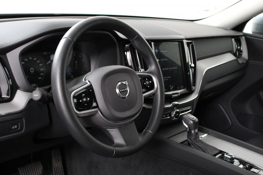 Volvo XC60 2.0 T5 250pk Automaat Inscription | Navigatie | Leder | Climate control | Camera 360 | Parkeersensoren voor en achter | LED | Cruise Control |