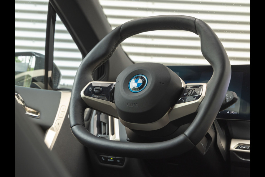 BMW iX xDrive50 - Pano - Bowers & Wilkins - Stoelventilatie - Driving Ass Prof - Sportpakket