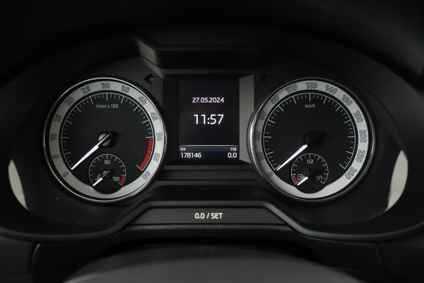 Škoda Octavia 1.6 TDI Style | DSG | Stoelverwarming | Carplay | Full LED | Canton | Navigatie | Leder/Alcantara | Keyless | Carplay | Park Assist