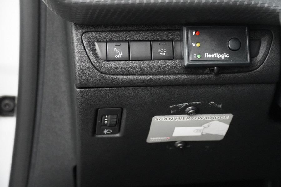 Peugeot 2008 BWJ 2019 / 111PK 1.2 PT Active Automaat | NWE DISTRIBUTIE | CLIMA | CAMERA A | CRUISE | PDC | NAVI |