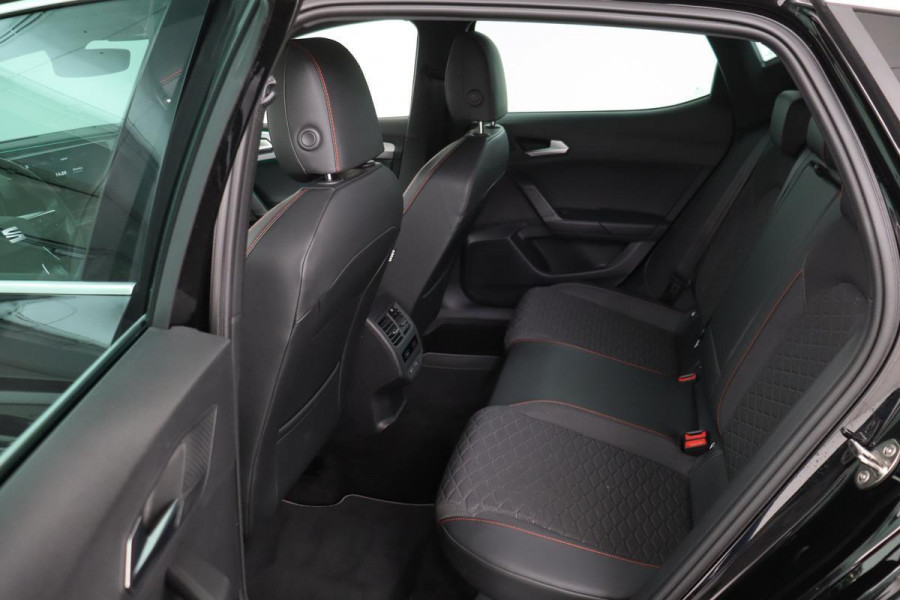 Seat Leon 1.4 TSI eHybrid FR PHEV | Adaptive Cruise | Trekhaak | Stoel & Stuurverwarming | Carplay | Keyless | Park Assist | Navigatie