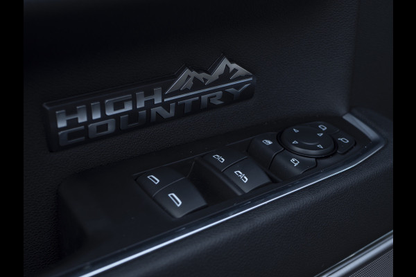 Chevrolet Silverado 1500 6.2 V8 High Country Black OPS Schuif kanteldak / LED/ Leder / Getoonde extra opties tegen meerprijs Hyper complete Unieke Auto