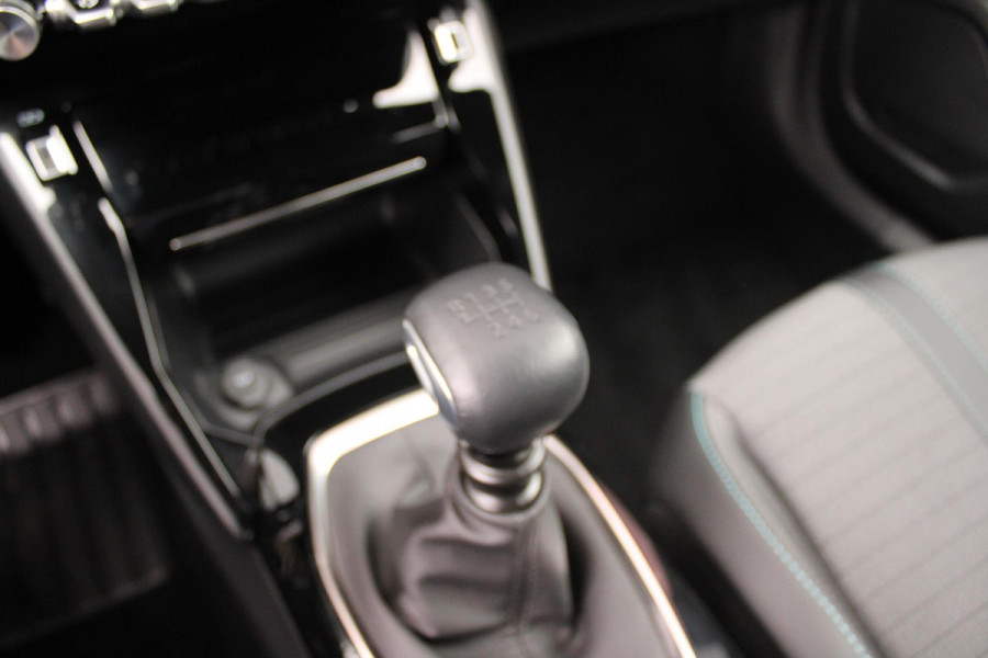 Peugeot 2008 1.2 130PK ALLURE PACK | APPLE CARPLAY/ANDROID AUTO | CRUISE CONTROL | ACHTERUITRIJ CAMERA | LICHTMETALEN VELGEN 17" | LED KOPLAMPEN | 3-D INTRUMENTENPANEEL | DAB+ RADIO | KEYLESS ENTRY | CLIMATE CONTROL |