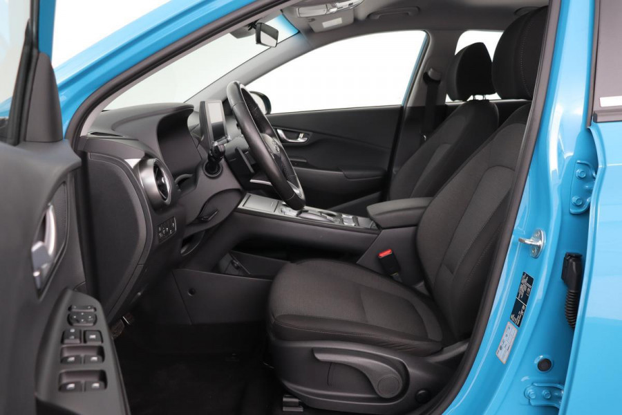 Hyundai Kona EV Comfort 39 kWh | Carplay | Stoelverwarming | Camera | Adaptive Cruise | DAB+ | Climate control