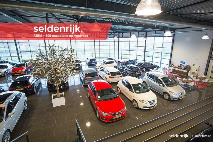 Ford Focus 1.5 Ecoboost Red Edition *Lees advertentie* | Stoelverwarming | PDC | Climate control | Cruise control